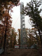 Construction of observation tower Holedná