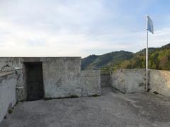 Platform with staircase exit on the southeastern keep of Burg Alt-Windeck