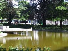 Jardim da Cordoaria lake