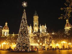 Christmas lights on Valencia City Hall with star finial