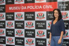 Delegada de polícia Carla Del Nero no Museu da Polícia Civil em São Paulo, 2019