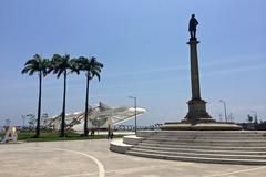 Praça Mauá with Museu do Amanhã and Monumento ao Visconde de Mauá