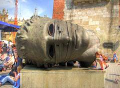 Holow Head statue in Krakow's Main Market Square