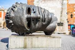 Igor Mitoraj Eros Bendato sculpture in Krakow 2005