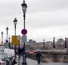 lampposts near Pont Notre-Dame in Paris