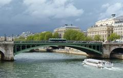 Pont Notre Dame in Paris viewed from Quai de la Corse