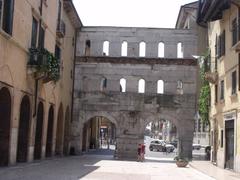 Porta Borsari, Roman arched entrance to the city of Verona