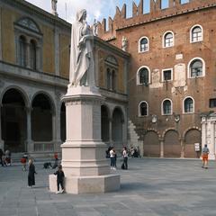 Marble statue of Dante in Verona