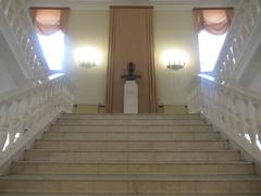 Central staircase of the Novgorod Museum of Fine Arts