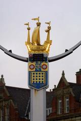 Coat of arms on Chelsea Bridge