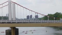 Canoeists under Chelsea Bridge