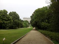 Jardines de Sabatini, praderas Vistas del Sol, Madrid, España, 2015