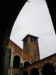 Basilica di Sant'Ambrogio at night