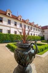 Large flower pot in Valdštejnská Garden, Malá Strana, Prague