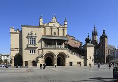 Südfront der Tuchhallen, Marienkirche towers in the background