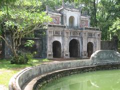 Từ Hiếu Temple entrance