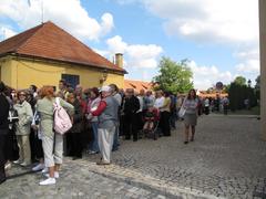 Jízdárna Pražského hradu and Lumbeho zahrada with visitors in queue