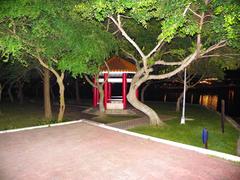 Night pavilion in Dahu Park