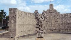 monument in Mexico with hand sculpture