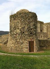 Torre de la muralla medieval de Roses