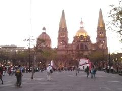 La Catedral de Guadalajara vista desde la Plaza de la Liberación