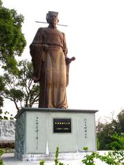 6 meters tall bronze statue of Man Tin Cheung in Man Tin Cheung Park