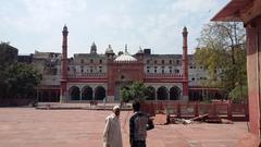 Shahi Masjid in New Delhi