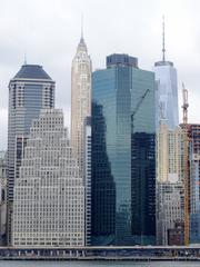 view of Manhattan from Brooklyn Bridge Park