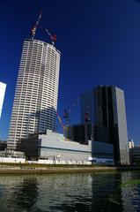 Fukushima 1-chome development project, high-rise apartment building and Osaka Nakanoshima Joint Government Building under construction