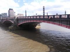 Arch of Lambeth Bridge