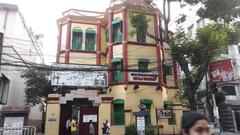 Building and statue in front of Netaji Bhawan in Kolkata