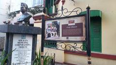 Building and statue in front of Netaji Bhawan in Kolkata