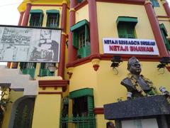 Netaji Bhawan and statue in Kolkata