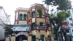 Building and statue in front of Netaji Bhawan in Kolkata