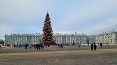 Meetup and city tour in Saint Petersburg at Palace Square