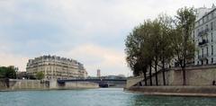 Pont Saint Louis bridge in Paris, 2013