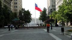 Bandera del Bicentenario and La Moneda presidential palace