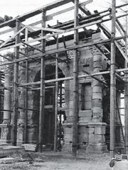 Arco dei Gavi restoration works in 1932