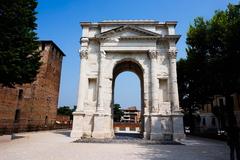 Arco Dei Gavi in Verona, Italy