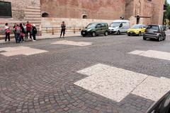 Original position of the Arco dei Gavi marked on the road surface in Verona