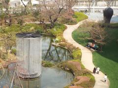 Mohri Garden in Tokyo with autumn foliage