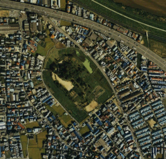 Aerial photograph of Shiroyama Kofun tumulus in Fujiidera, Osaka, taken in 1985