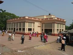 Dakshineswar Kali Temple office complex with a truck in the portico