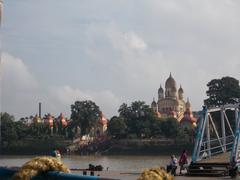 This temple lies on the chest of the Mother Ganga.