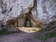 Jaskinia Nietoperzowa cave entrance