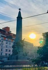 Milano Monumento alle Cinque Giornate at dawn