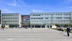 Galeria Krakowska and Jana Nowaka-Jeziorańskiego Square in Kraków