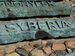 Monument Aux Morts Et Assassinés En Orient