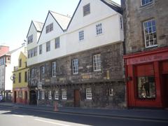 Huntly House and Bakehouse Close in Canongate