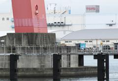 Meiko West Bridge main structure with auxiliary lights and protective fences